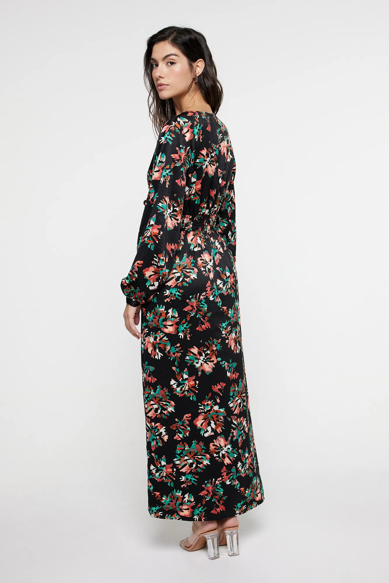 Vero Moda Vestido largo efecto satinado