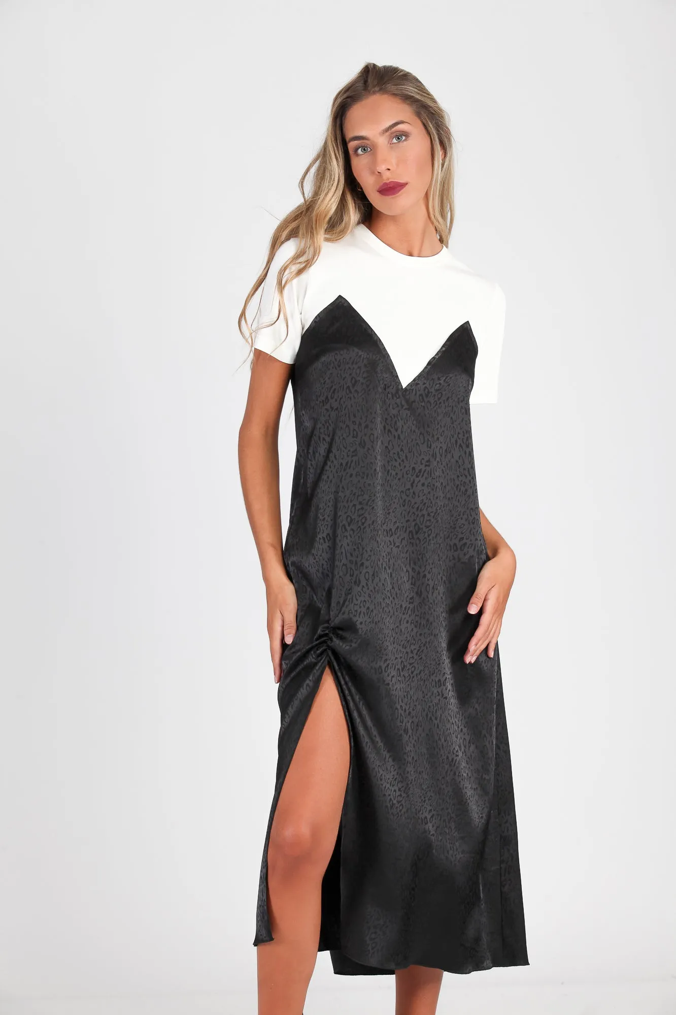 Vestido camiseta satén print negro