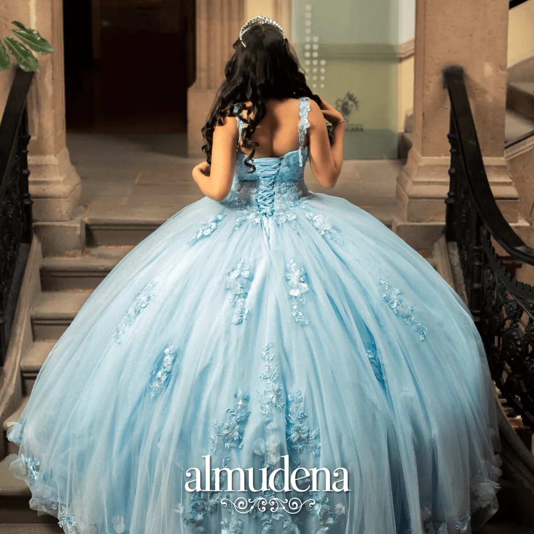 Vestido de XV Azul Cielo con Encaje Bordado de Gala