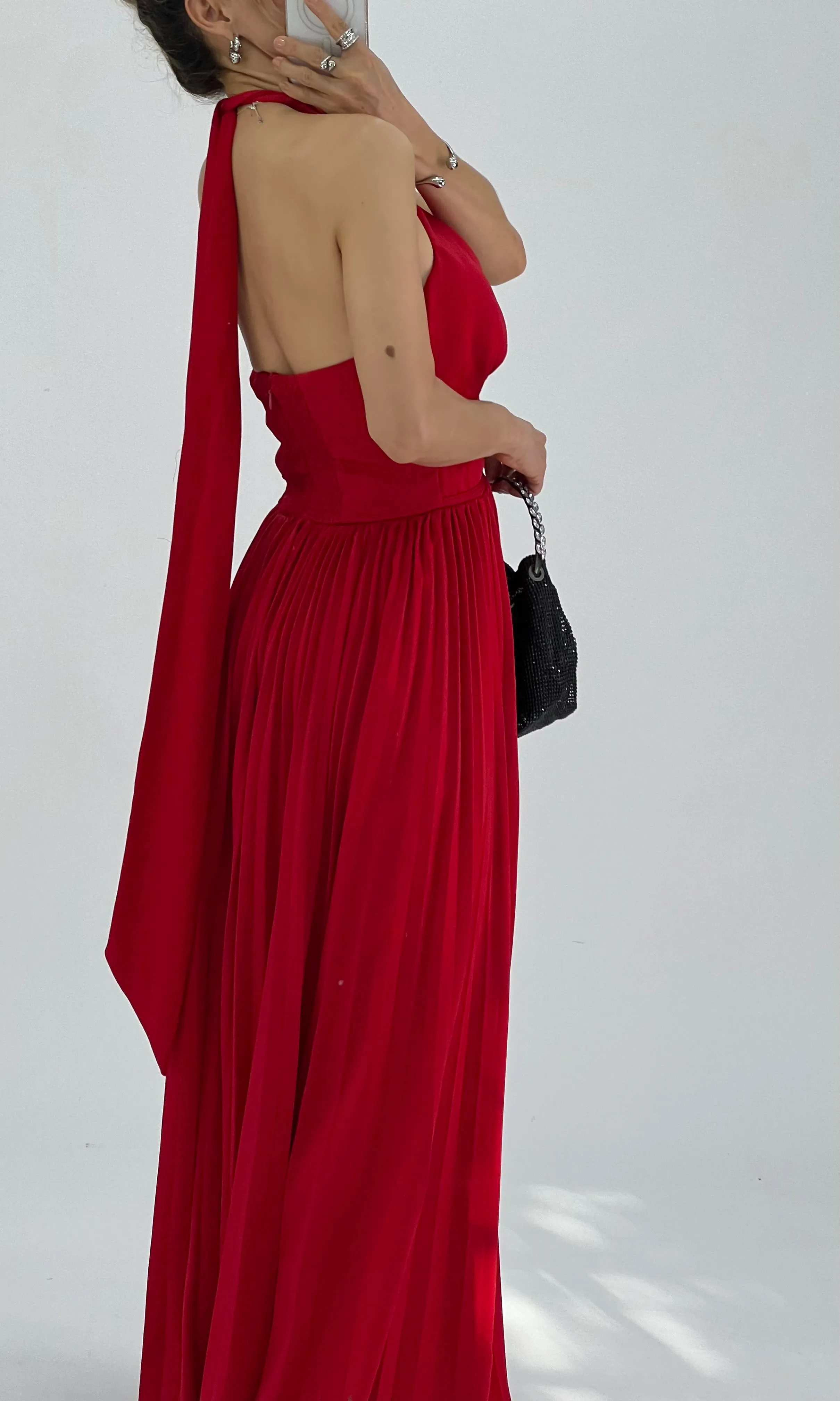 VESTIDO ESCOTE PRONUNCIADO