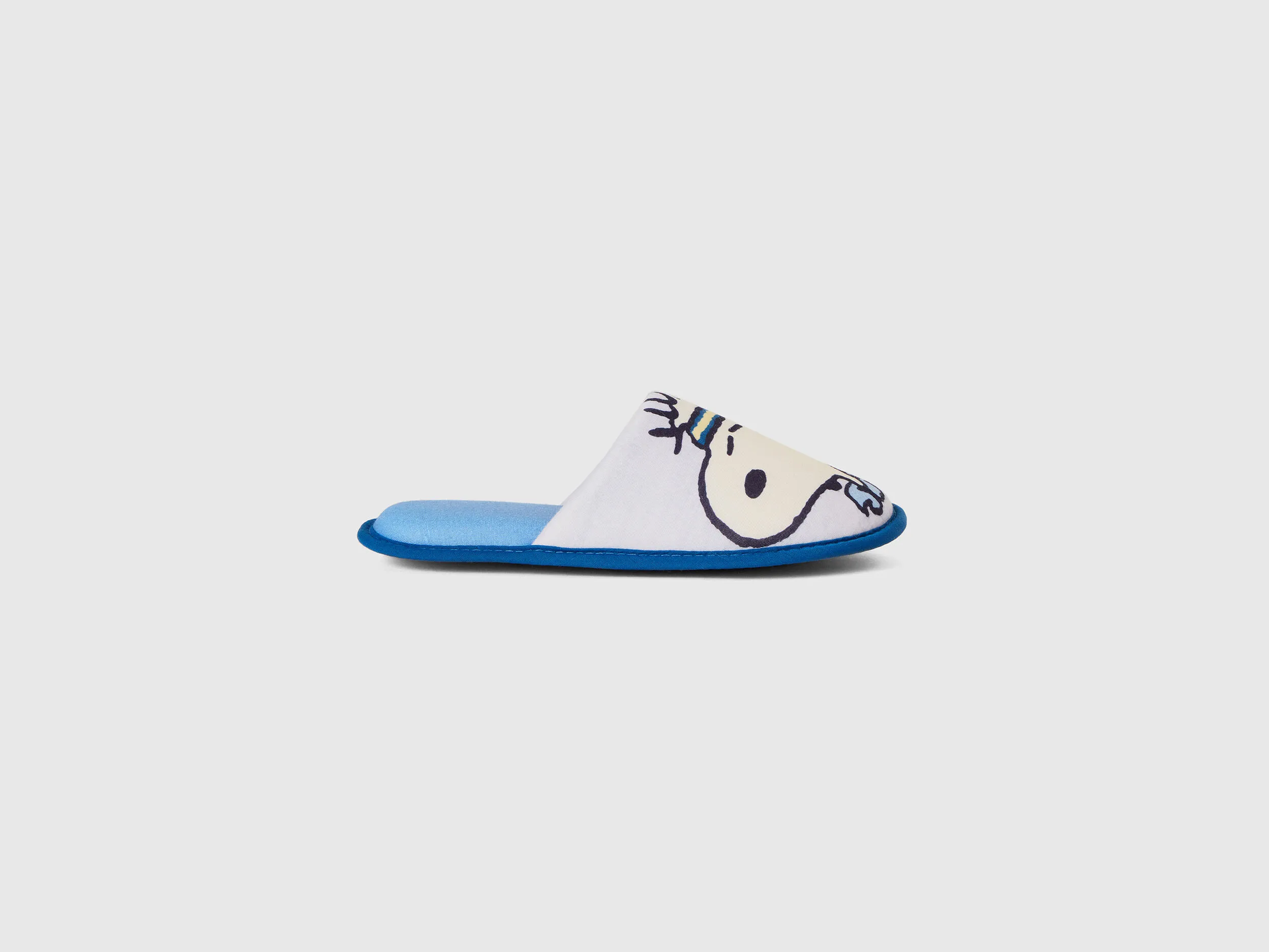 Zapatillas azules de Snoopy ©Peanuts