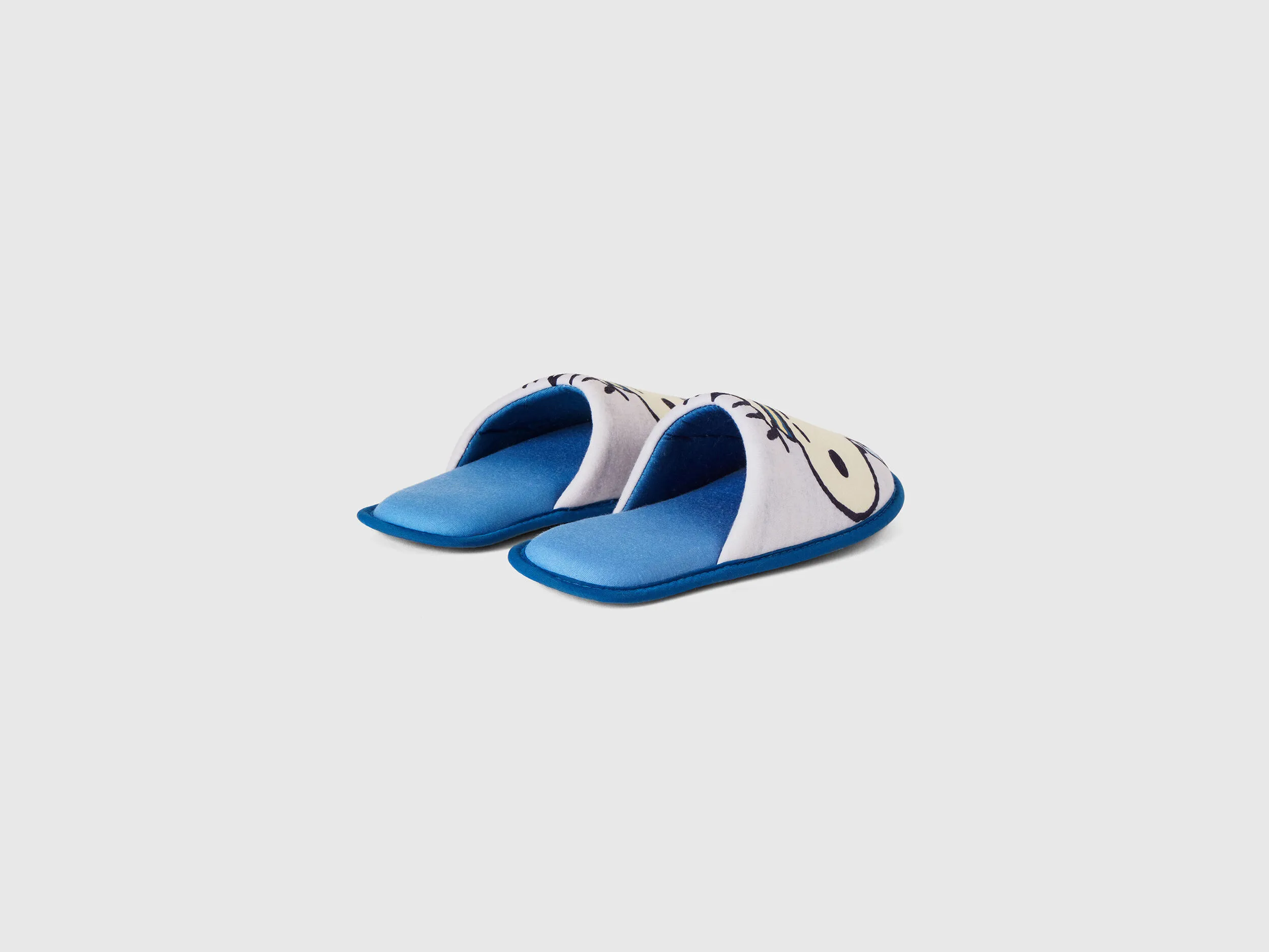 Zapatillas azules de Snoopy ©Peanuts
