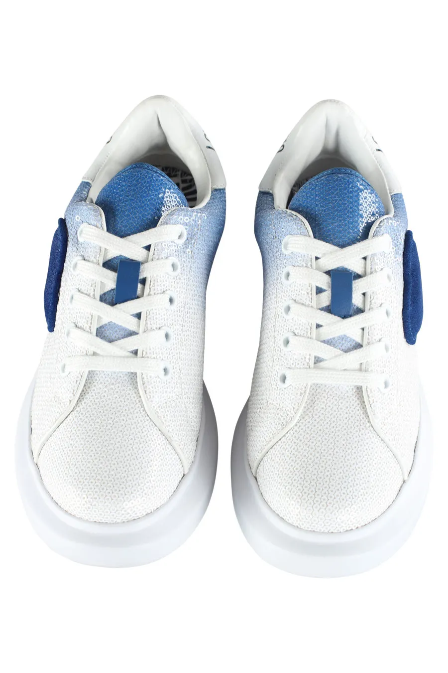 Zapatillas blancas con degrade azul y lentejuelas