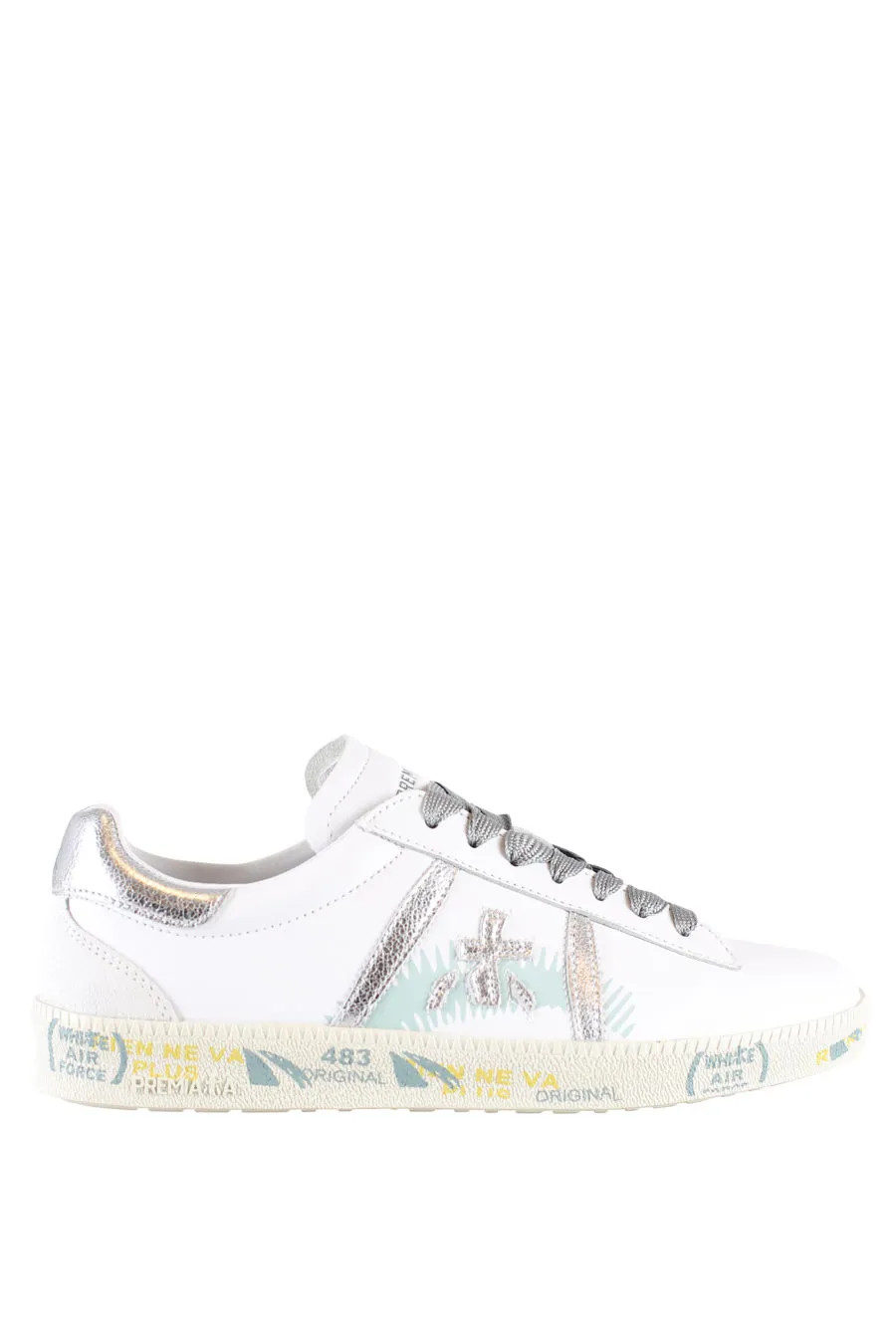 Zapatillas blancas con detalles en plata 