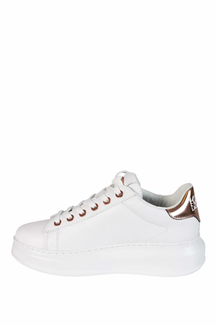 Zapatillas blancas con detalles rosa y logo 