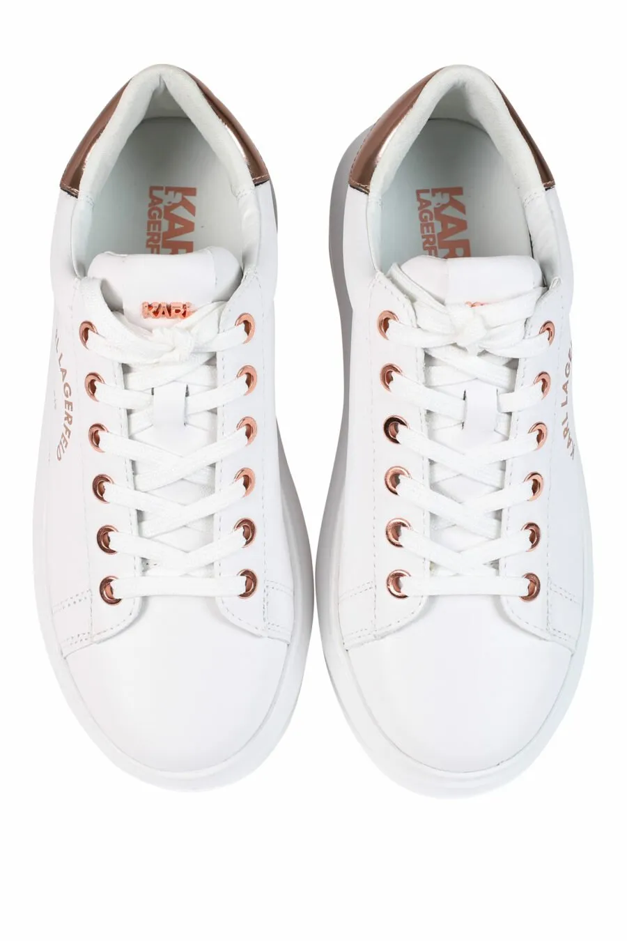 Zapatillas blancas con detalles rosa y logo 