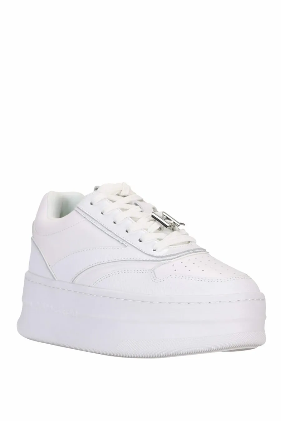 Zapatillas blancas con logo y plataforma