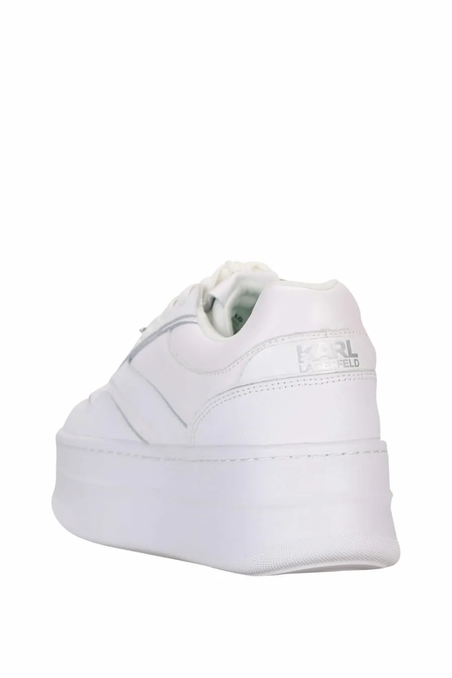 Zapatillas blancas con logo y plataforma