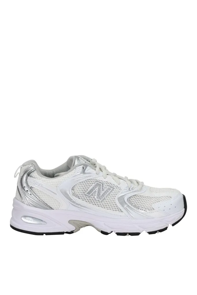 Zapatillas blancas con plateado 