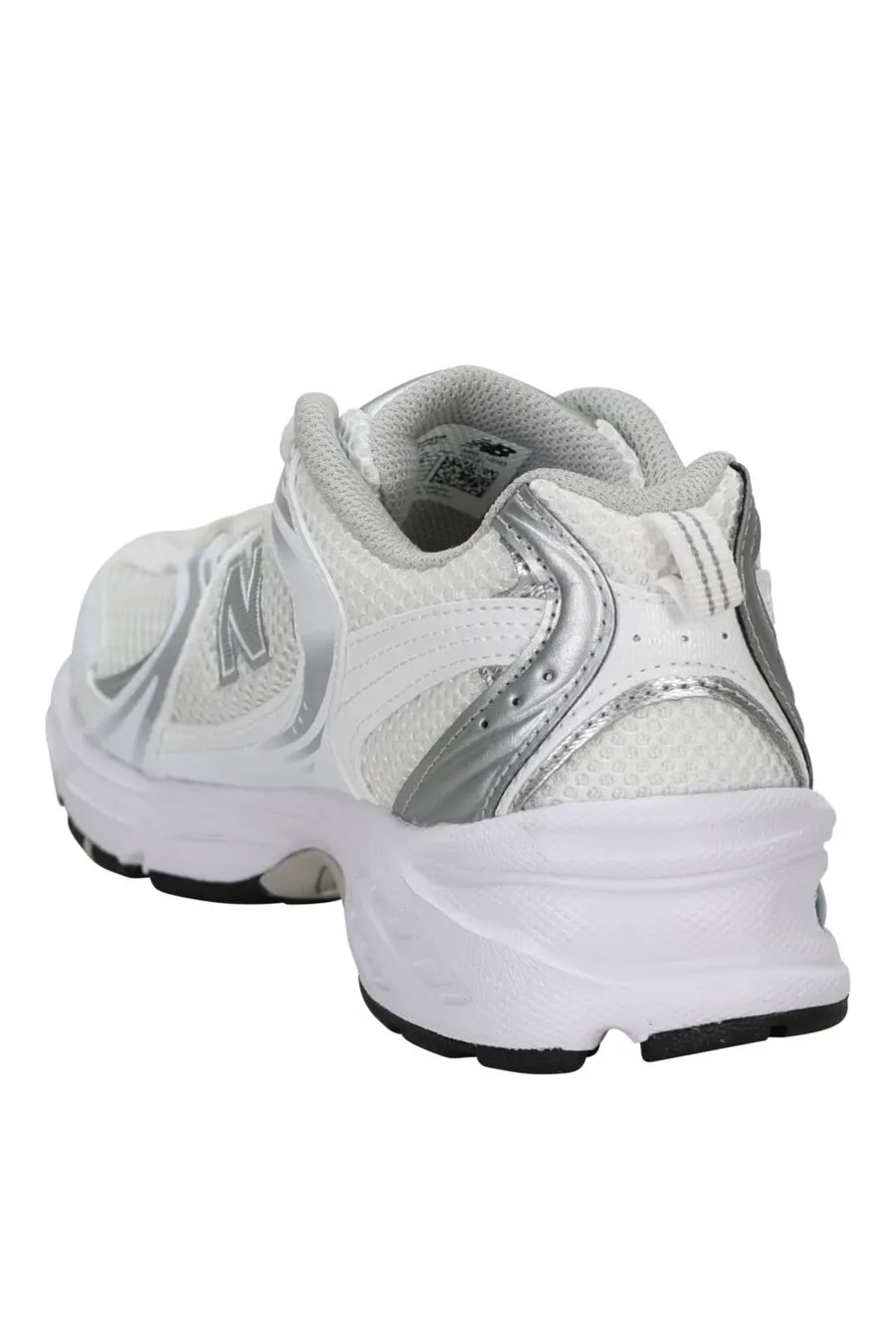 Zapatillas blancas con plateado 