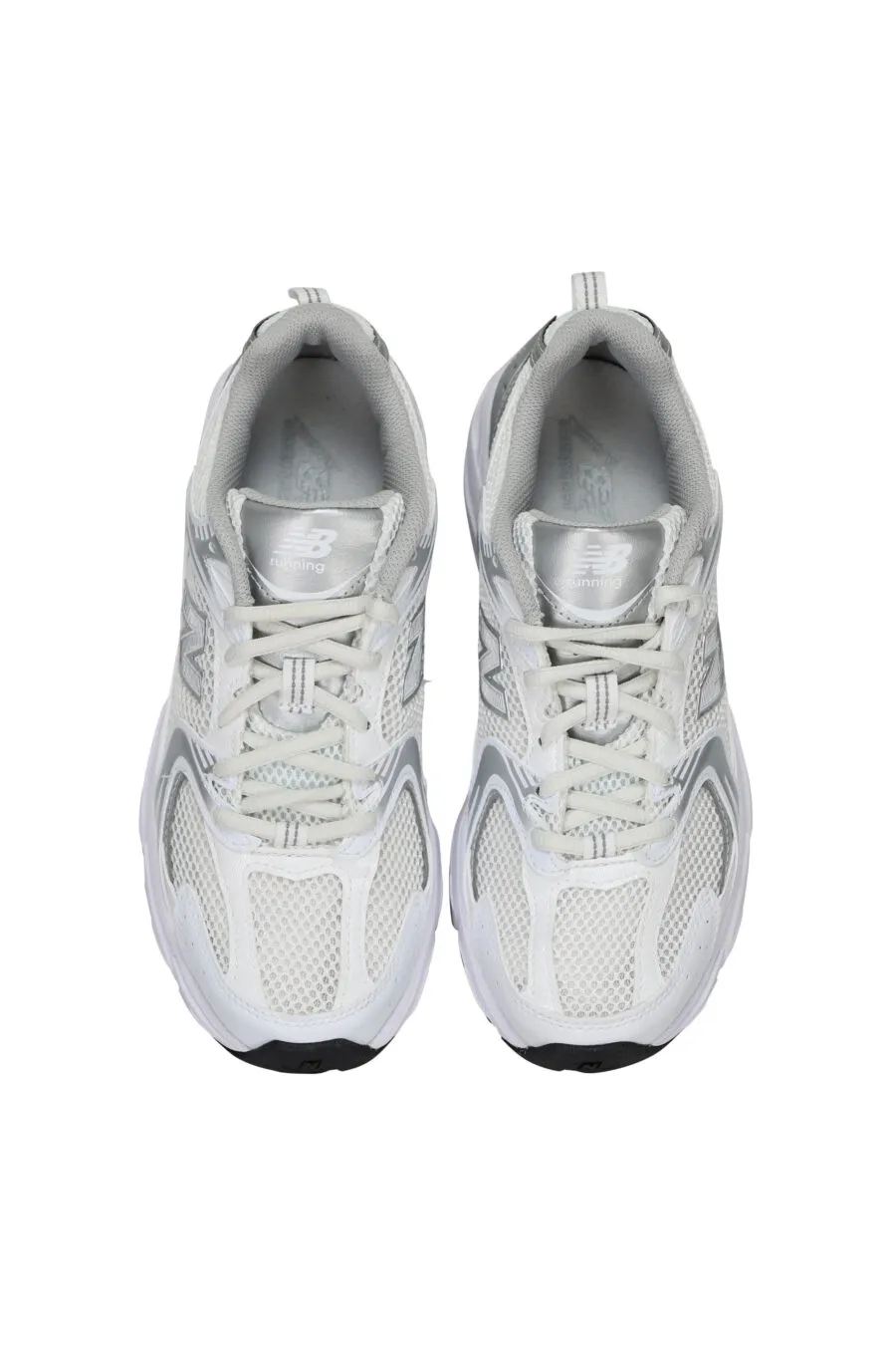 Zapatillas blancas con plateado 