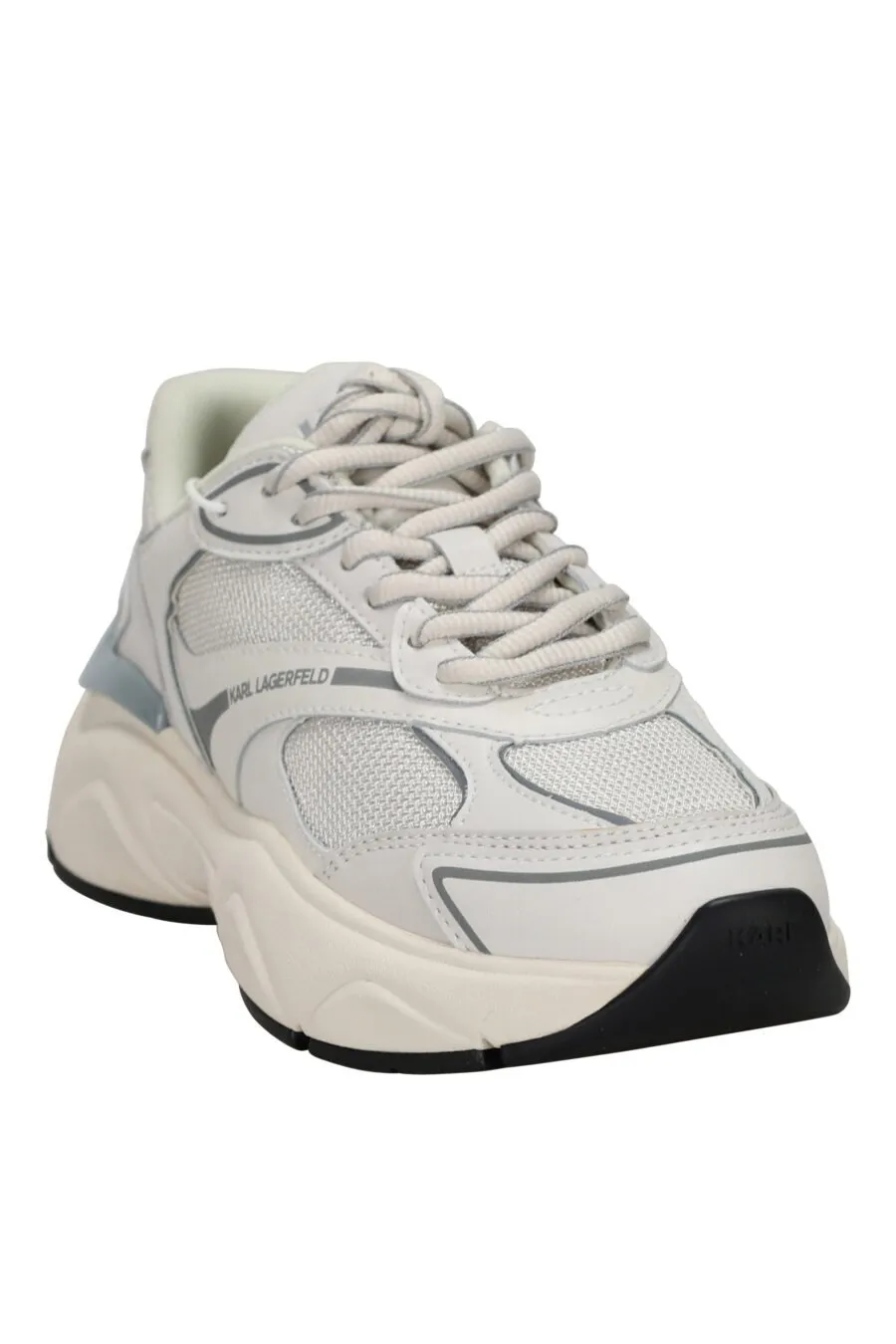 Zapatillas blancas y gris mix 
